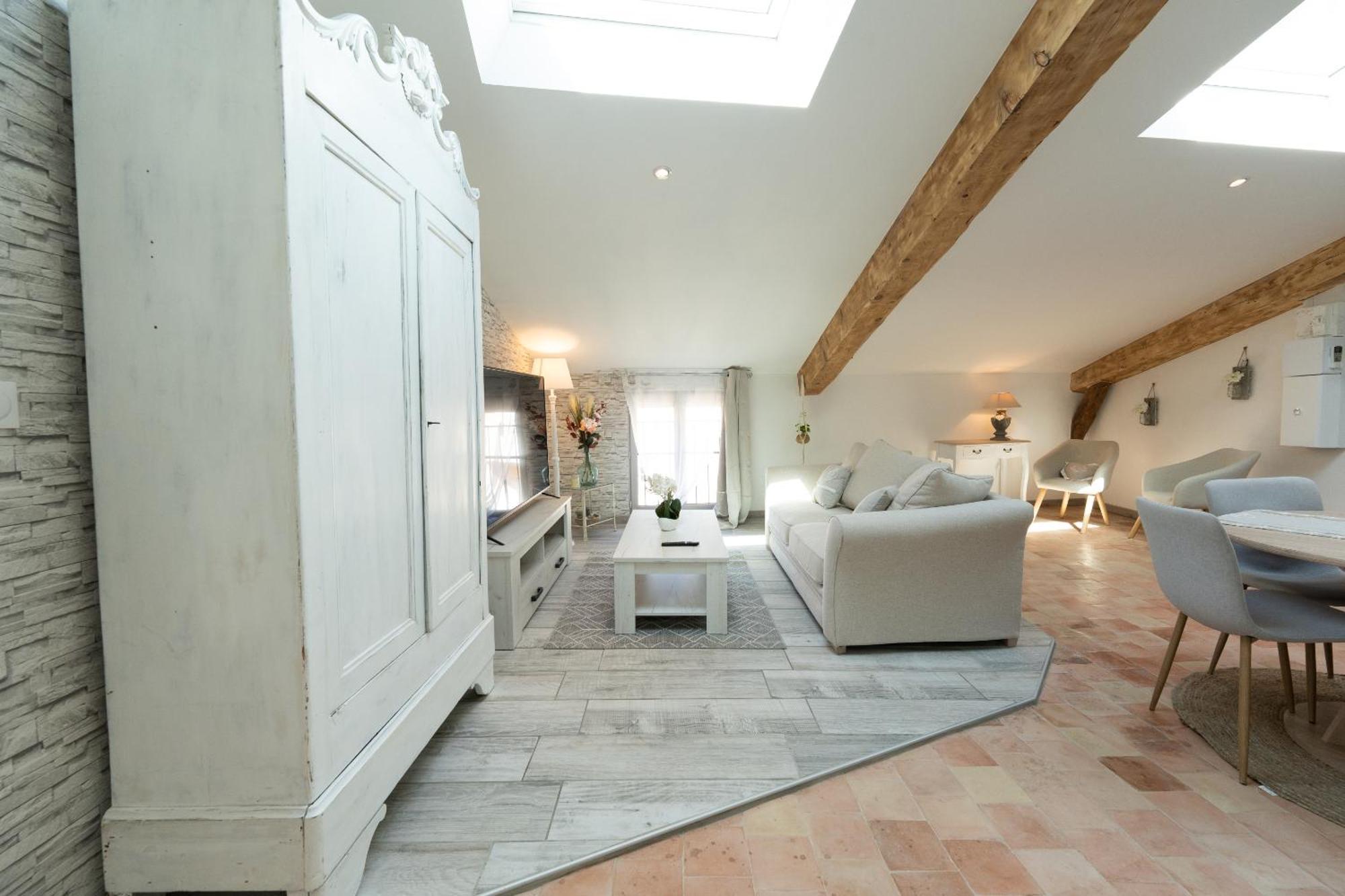 Le Lavandin Classe 3 Etoiles Riez Extérieur photo